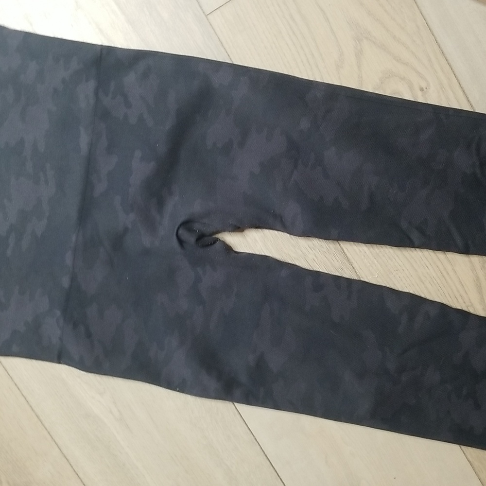 SPANX Look at me now camo print seamless leggings - Picture 3 of 4